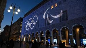 阿森纳发布第三球衣：晨霜白为主基调！