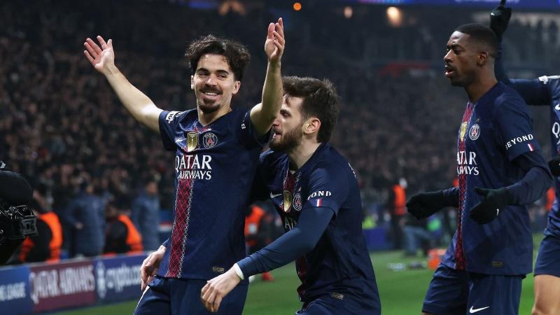 网友晒视频：今天在野球场遇到神似NBA顶级射手克莱打法！